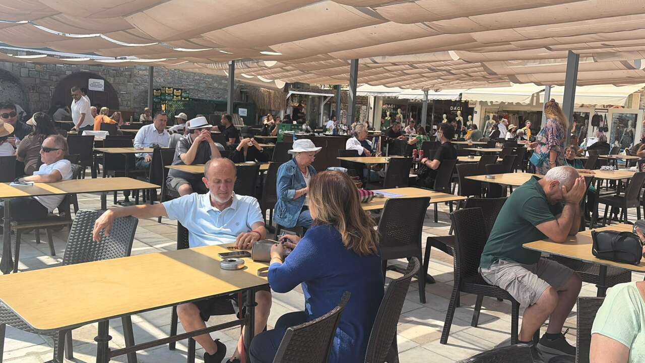 Turizm Cenneti Bodrum’da Belediye Kafeleri Yoğun İlgi Görüyor 4
